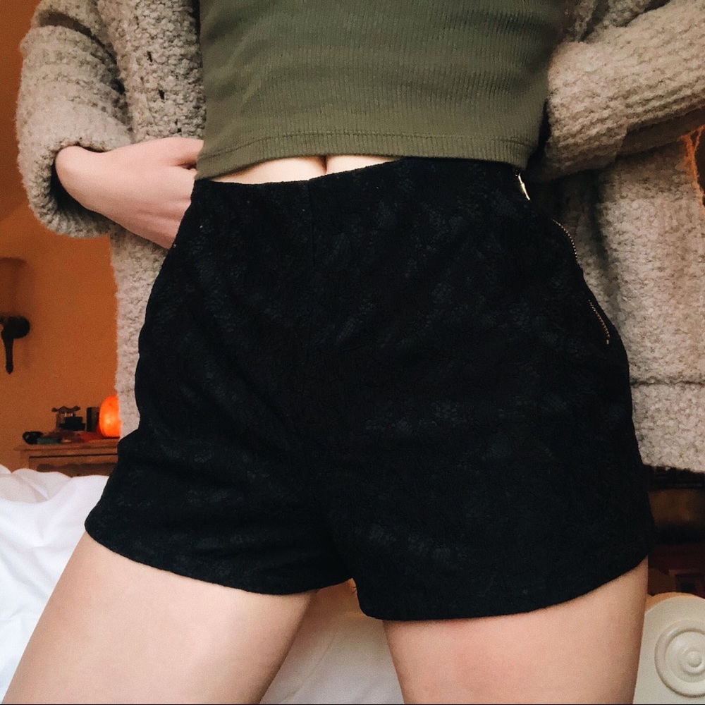 high-waisted forever 21 black lacy shorts size m